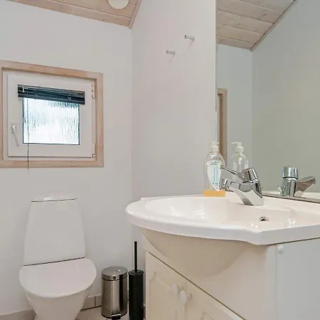Three-bedroom In Hemmet 14 *