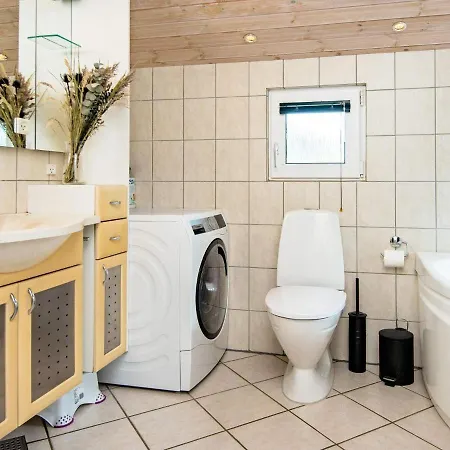 Holiday home Three-bedroom In Hemmet 14 Falen