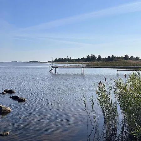 6 Person In Hemmet-by Traum